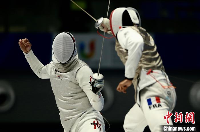 中国香港张家朗夺男子花剑冠军 邵雅琦摘女子佩