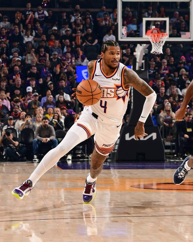 太阳队大胜爵士队 杰伦格林22分钟砍31分创纪录