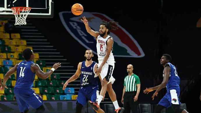 J.Cole加盟CBA引热议 跨界篮球梦想启航